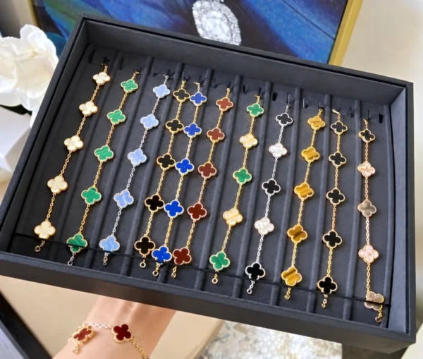 سوار ألامبرا بخمس زخارف ملونة - فان كليف