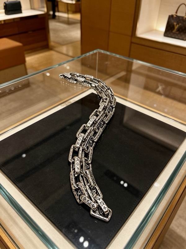 Louis Vuitton Openwork Rectangular Link Necklace